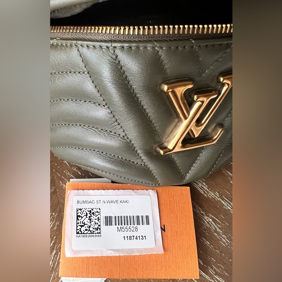 Louis Vuitton New Wave Khaki Bumbag - Picture 9 of 14
